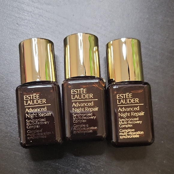 Estee Lauder Accessories - Estée Lauder Advanced Night Repair